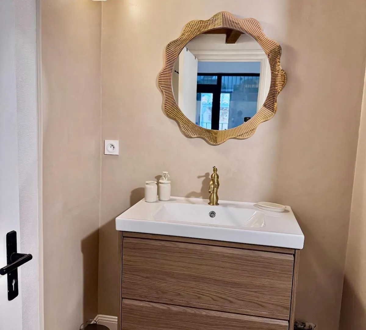 Holiday home La Maison Benezet Arles Roquette