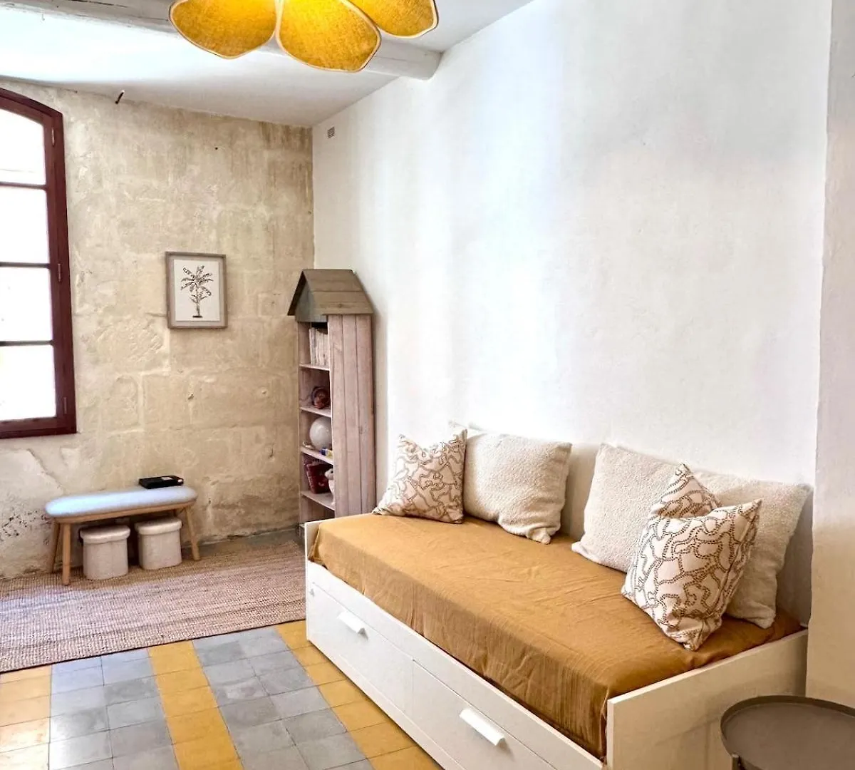 La Maison Benezet Arles Roquette 0*,  France